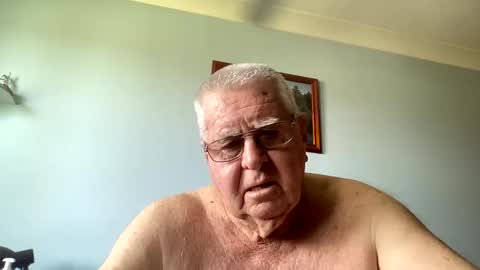 Aussiedude online show from December 12, 2024, 4:15 am