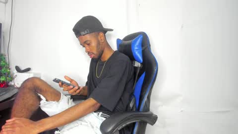 Snapshot of kofi_exotic_ chatting on December 24, 2024, 10:28 pm kofi online show from December 24, 2024, 10:28 pm