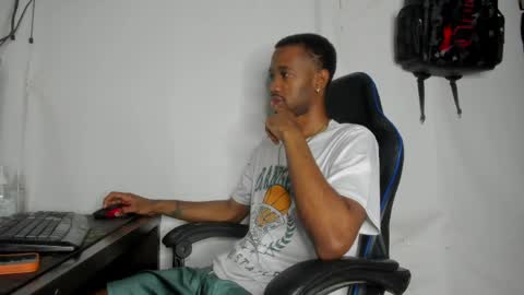 Snapshot of kofi_exotic_ chatting on May 11, 2026, 9:01 pm kofi online show from May 11, 2026, 9:01 pm