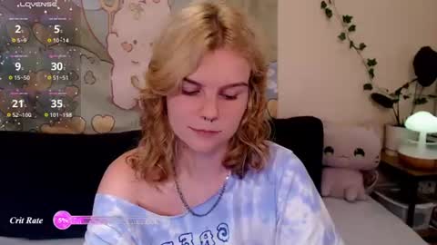 Snapshot of komorebbi chatting on July 1, 2026, 11:15 pm Marta online show from July 1, 2026, 11:15 pm