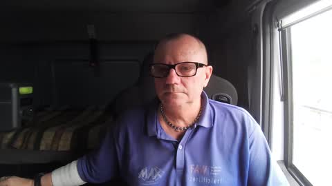 Snapshot of komputer123456789 chatting on February 11, 2025, 2:35 pm Bogdan online show from February 11, 2025, 2:35 pm