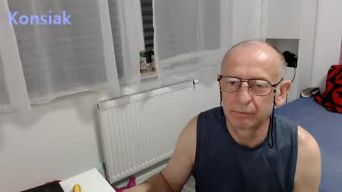 Komsiak online show from May 1, 2026, 9:41 pm