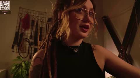 Kora       TG channel  online show from November 28, 2025, 1:25 pm