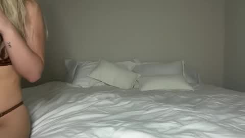 Korina online show from April 11, 2026, 12:15 am