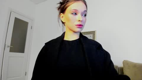 Snapshot of kossie_ chatting on October 19, 2025, 6:08 pm kossie_ online show from October 19, 2025, 6:08 pm