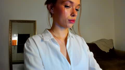 Snapshot of kossie_ chatting on November 22, 2025, 6:40 pm kossie_ online show from November 22, 2025, 6:40 pm