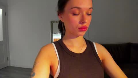 Snapshot of kossie_ chatting on November 23, 2025, 8:30 pm kossie_ online show from November 23, 2025, 8:30 pm