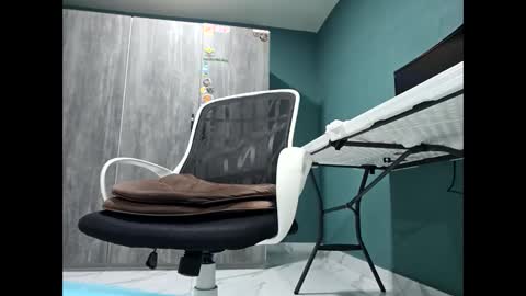 Snapshot of koto420 chatting on January 6, 2025, 2:37 am Koto Bombon online show from January 6, 2025, 2:37 am