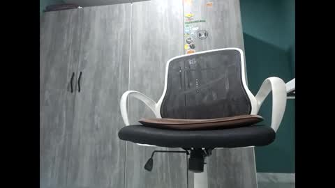 Snapshot of koto420 chatting on March 10, 2025, 6:05 am Koto Bombon online show from March 10, 2025, 6:05 am