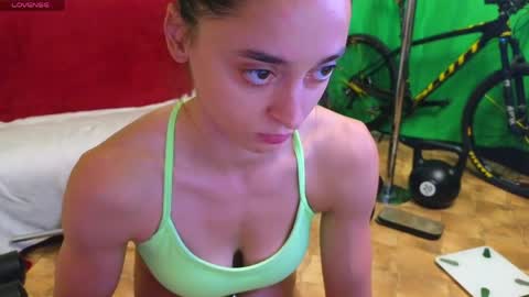 Gal online show from June 5, 2026, 12:33 pm