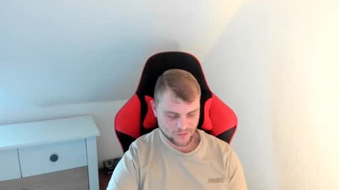 Snapshot of kozik1992 chatting on December 23, 2024, 2:07 pm Bartek online show from December 23, 2024, 2:07 pm