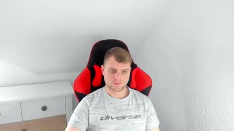 Snapshot of kozik1992 chatting on February 16, 2025, 3:38 pm Bartek online show from February 16, 2025, 3:38 pm