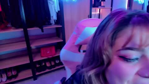 Snapshot of kpayton99 chatting on October 26, 2025, 1:33 am Khloe online show from October 26, 2025, 1:33 am