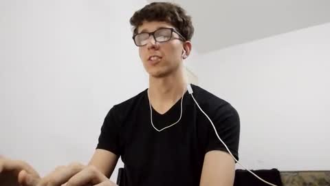 Facu online show from December 20, 2024, 6:29 am