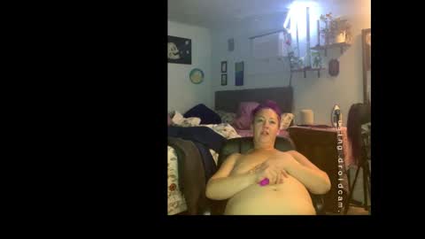 kreamyk420 online show from February 2, 2026, 9:02 pm