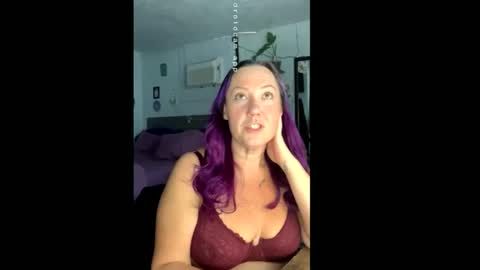 Snapshot of kreamyk420 chatting on April 24, 2026, 2:19 pm kreamyk420 online show from April 24, 2026, 2:19 pm