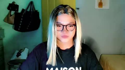 krezikeed online show from April 28, 2026, 6:51 am