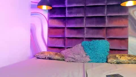 Snapshot of kris_kane chatting on February 14, 2025, 12:09 am kriss online show from February 14, 2025, 12:09 am