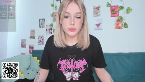 Snapshot of krisi_myrr chatting on May 17, 2026, 12:45 pm Kristina3 online show from May 17, 2026, 12:45 pm