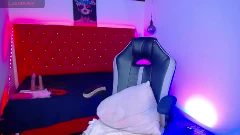 kriss_sweetboobs online show from June 5, 2026, 3:07 pm