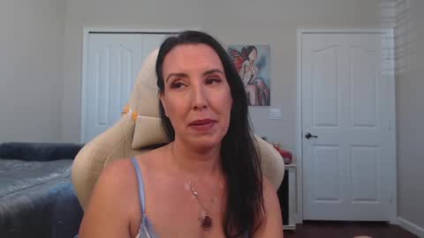 Krissy online show from February 12, 2025, 2:32 pm