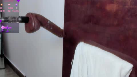 Snapshot of kristal_blond chatting on February 20, 2025, 10:05 am online show from February 20, 2025, 10:05 am