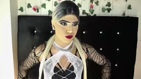 Snapshot of kristal_queen01 chatting on May 14, 2026, 7:37 am kristal_queen01 online show from May 14, 2026, 7:37 am