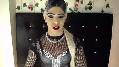 Snapshot of kristal_queen01 chatting on May 17, 2026, 8:12 am kristal_queen01 online show from May 17, 2026, 8:12 am