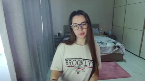 twitter    Annemarye 23 online show from April 14, 2026, 5:02 am