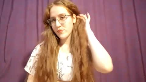 Snapshot of kristansarinsky chatting on November 27, 2025, 8:16 am Kris online show from November 27, 2025, 8:16 am