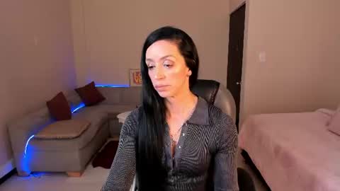 Sophia online show from June 10, 2026, 8:41 pm