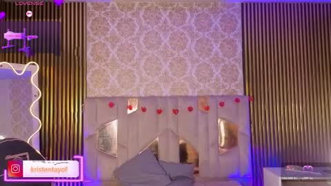 kristen_tay online show from April 5, 2026, 3:04 am