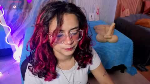 kristen_tay online show from May 7, 2026, 2:50 am