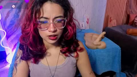kristen_tay online show from May 8, 2026, 3:12 am
