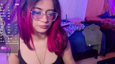 kristen_tay online show from May 18, 2026, 4:07 am