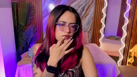 kristen_tay online show from June 1, 2026, 2:24 am