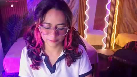 kristen_tay online show from June 10, 2026, 2:56 am