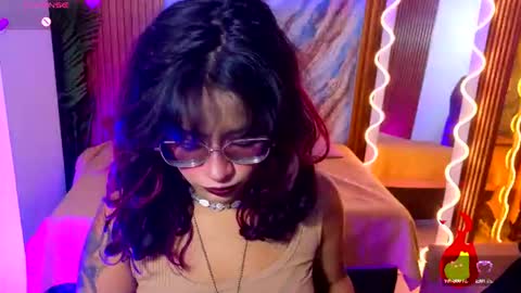 kristen_tay online show from July 3, 2026, 2:40 am