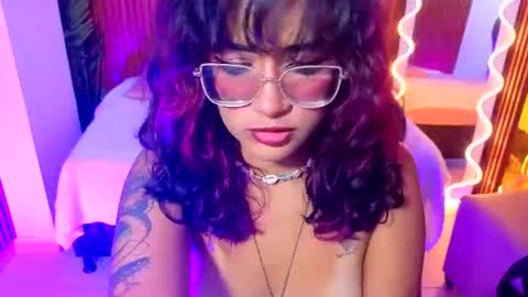 kristen_tay online show from July 7, 2026, 6:47 am