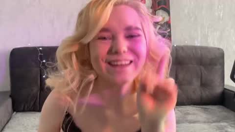 kristibiz online show from March 15, 2026, 11:38 am