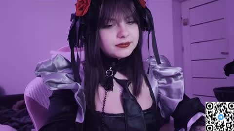 Christie online show from November 19, 2025, 10:10 pm