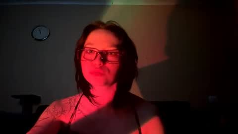 kristinaetoile online show from July 26, 2026, 7:54 pm