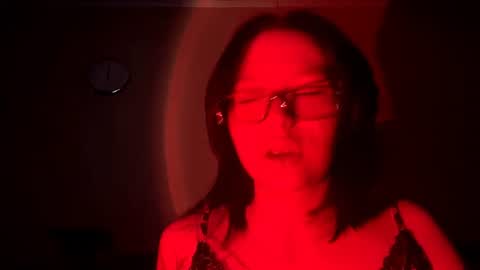 kristinaetoile online show from July 28, 2026, 9:25 pm