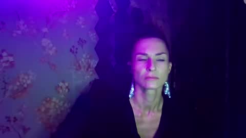 Snapshot of kristinagold44 chatting on February 26, 2025, 9:37 pm Kristina online show from February 26, 2025, 9:37 pm