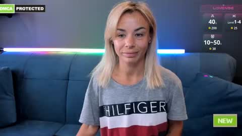 Muscle Queen online show from July 4, 2026, 10:43 am