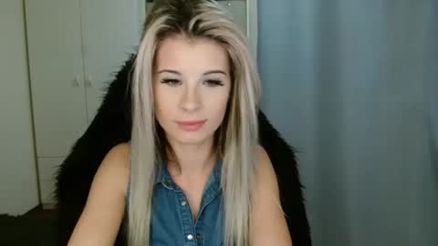 KristineAmore online show from November 18, 2025, 7:29 pm