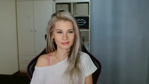 KristineAmore online show from March 26, 2026, 7:25 am