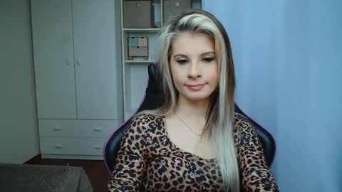 KristineAmore online show from May 19, 2026, 6:42 am