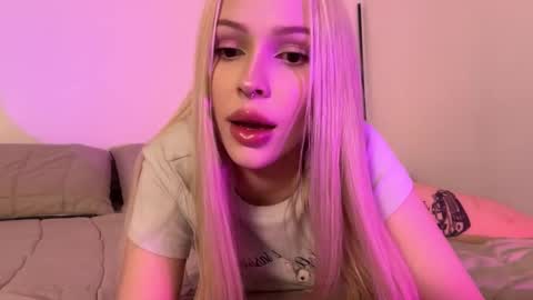 Snapshot of kristy_babe chatting on September 20, 2025, 4:30 pm Kristy and Alice online show from September 20, 2025, 4:30 pm