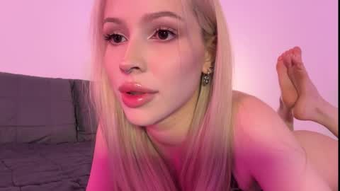 Snapshot of kristy_babe chatting on October 16, 2025, 11:39 pm Kristy and Alice online show from October 16, 2025, 11:39 pm